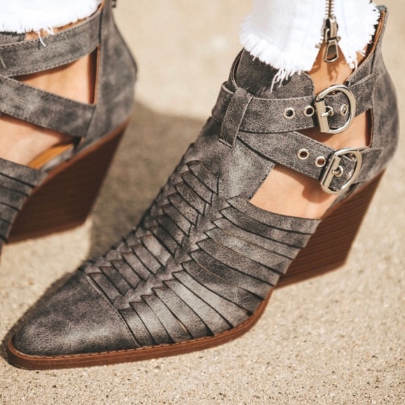 WOVEN BUCKLE BOOTIE - Picture 4 of 7